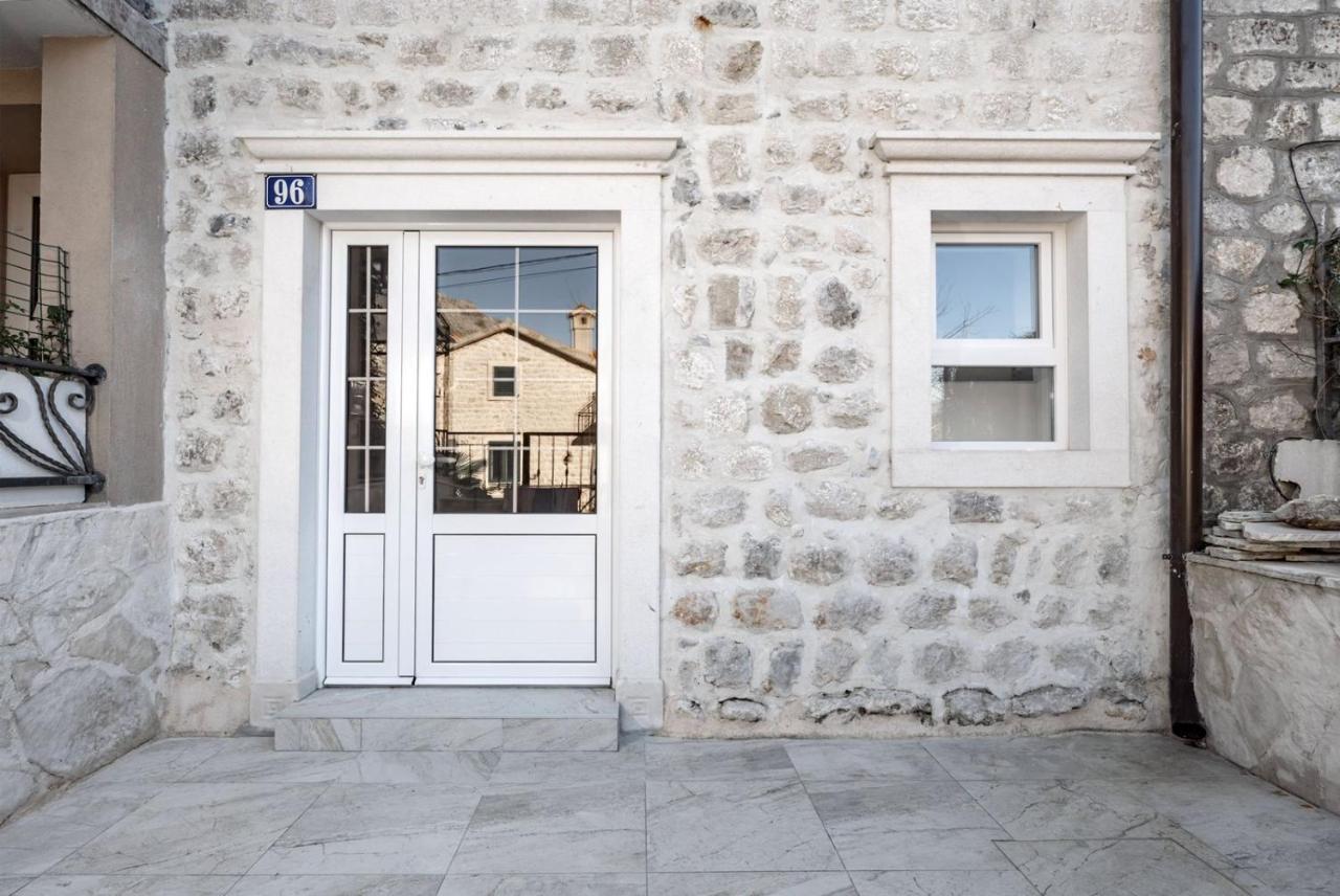 Apartments Sophia Kotor Exterior photo